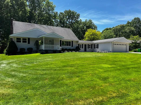 2562 Merria Rd, Stow, OH 44224