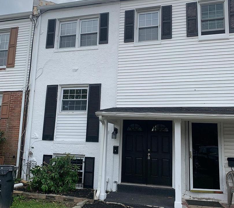 1st image of 514 E 6th St