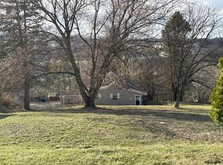 3331 Reiland St, Pittsburgh, PA 15227