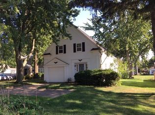 32709 Lake Rd, Avon Lake, OH 44012