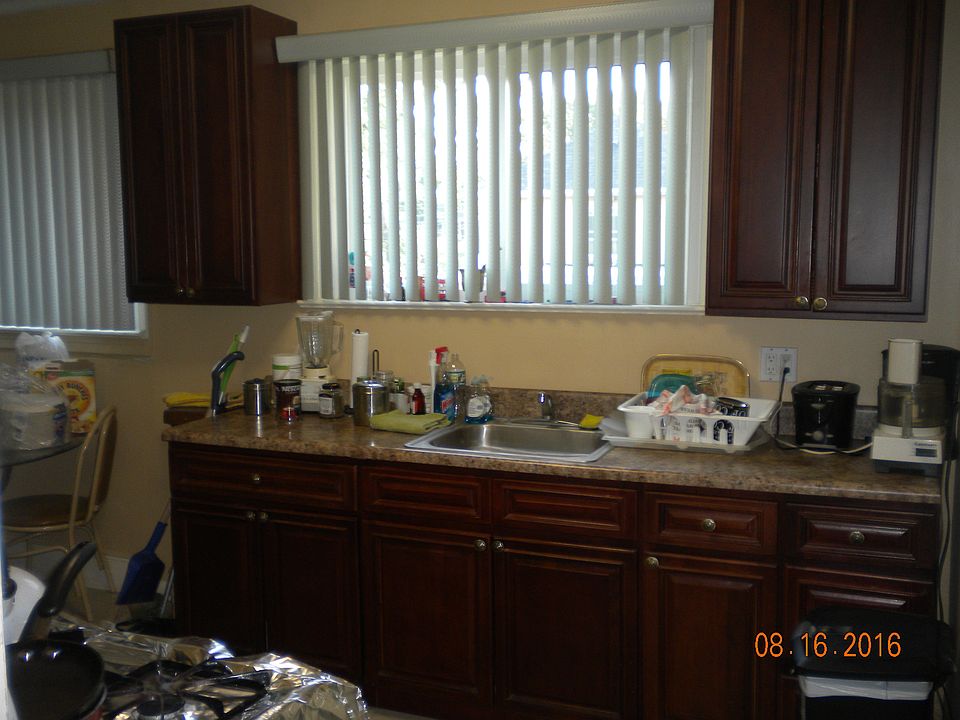 eat in kitchen