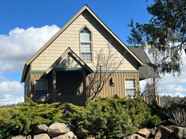 4637 Marsh Hawk Dr, Klamath Falls, OR 97601