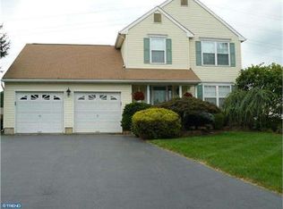 2 Tea Rose Ln, Hamilton, NJ 08620