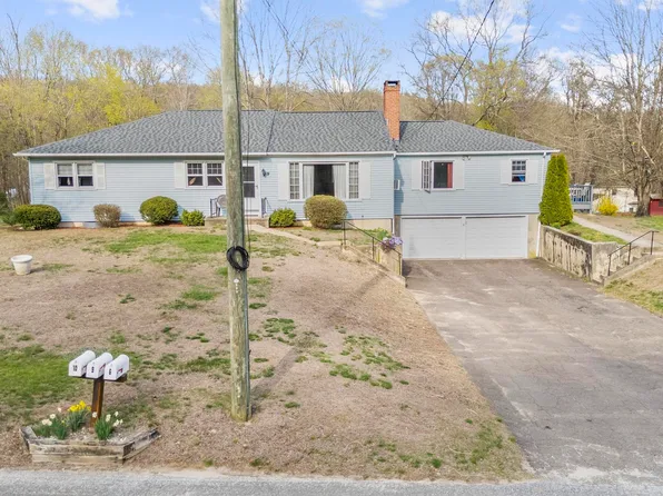 9 Highland Terrace, Essex, CT 06442