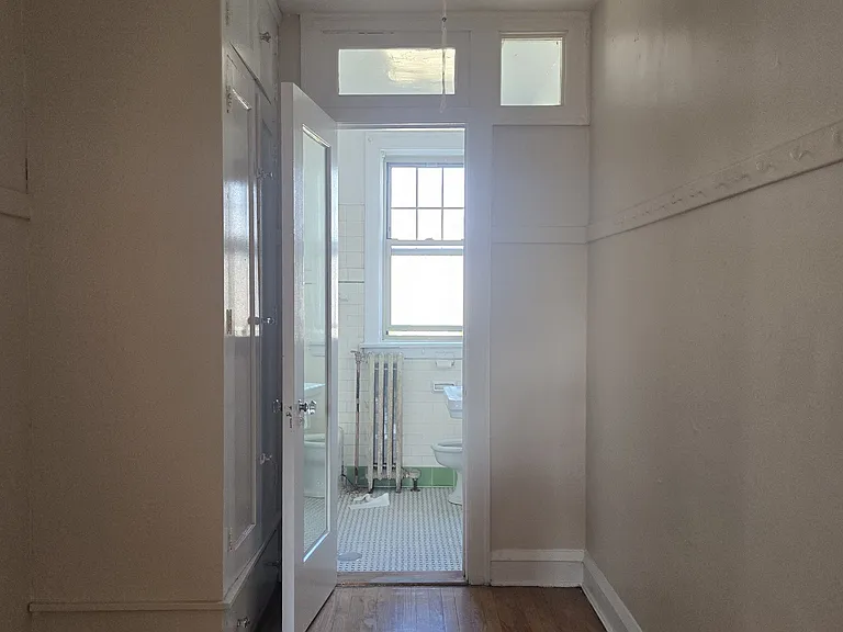 909 Elmwood Ave #O3 — Photo 7