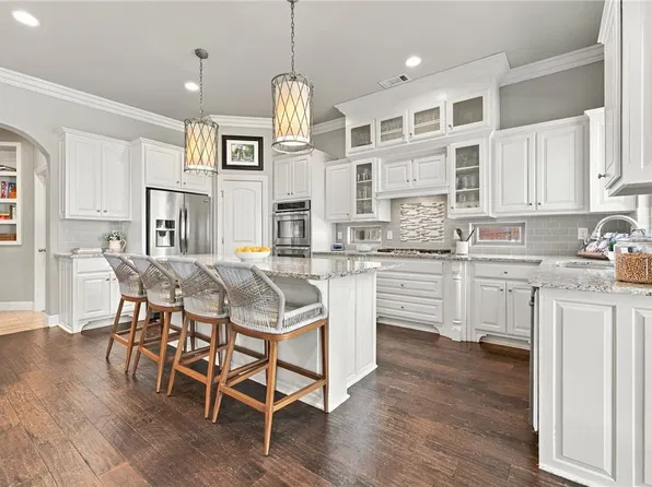 3206 E Crestline Pl, Fayetteville, AR 72701