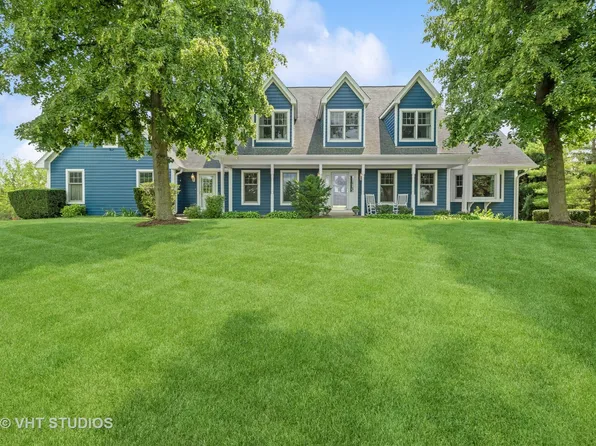 7105 Marsh Dr, Crystal Lake, IL 60014