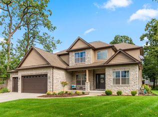 7110 Boardwalk Cir, Winfield, IN 46307