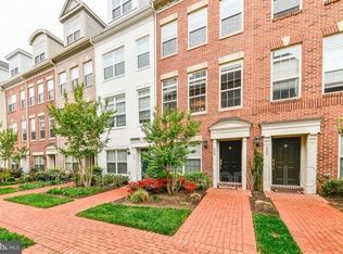 402 N Thomas St, Arlington, VA 22203