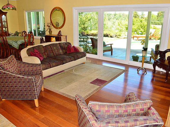 2nd image of 850 Bonde Ct