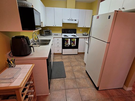 3rd image of 19034 McMyn Rd #19