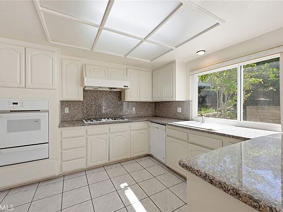 5th image of 6266 Shaker Dr