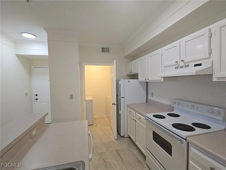 11500 Villa Grand #316 — Photo 2