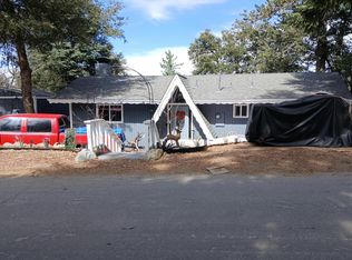 960 Chillon Dr, Crestline, CA 92325