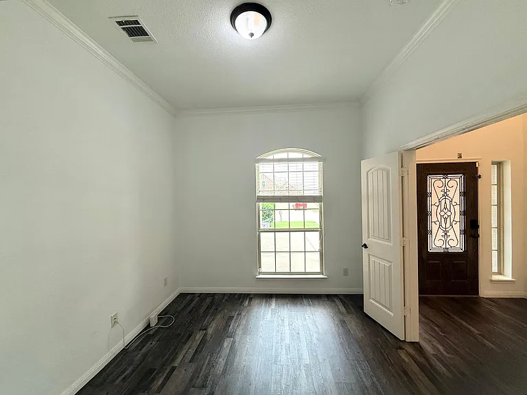 160 Stevenson Dr — Photo 8
