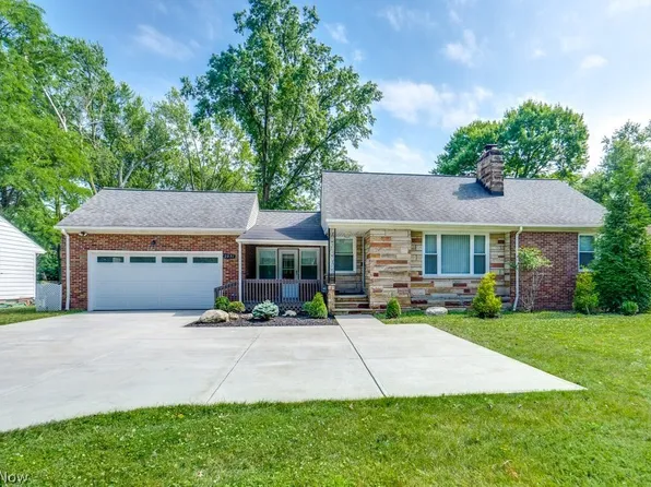 2031 W Pleasant Valley Rd, Parma, OH 44134