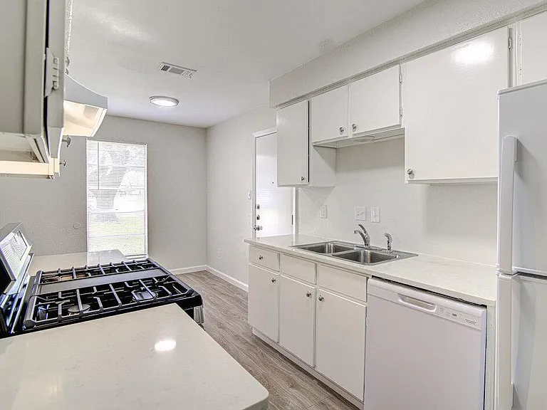 5301 Indio Cir #A — Photo 11