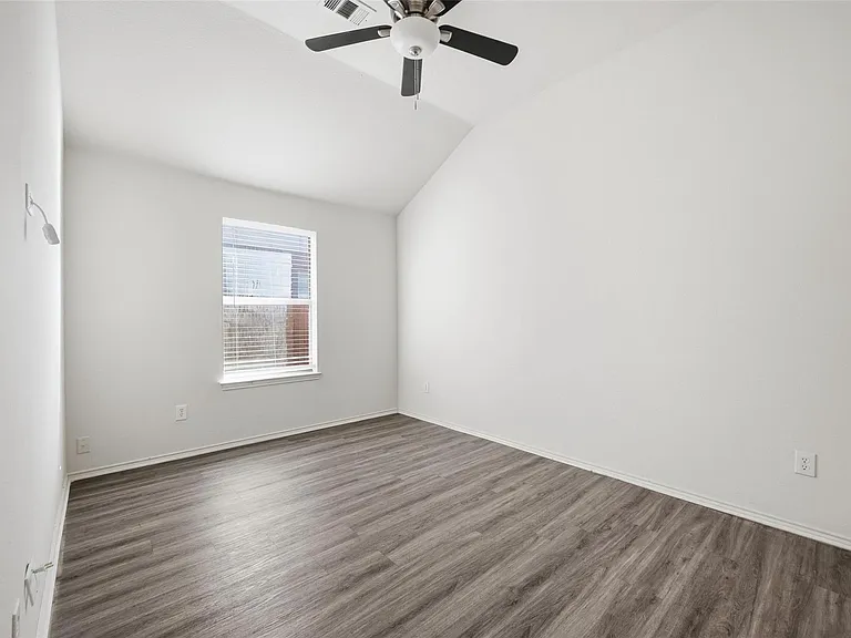 518 Niagara Falls Dr — Photo 27