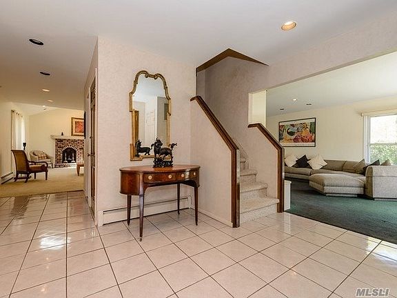 2nd image of 117 Sterling Ct