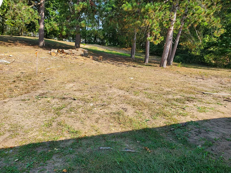 661 76th St SE — Photo 3