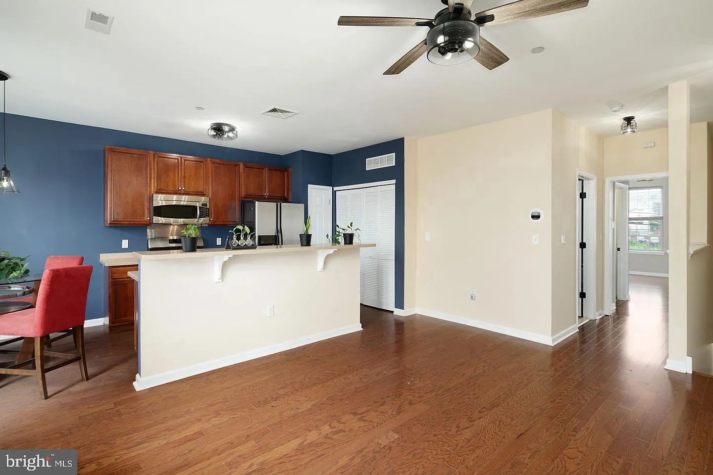 2 bed, 2.0 bath, 1230 sqft, $2,500 — Photo 4