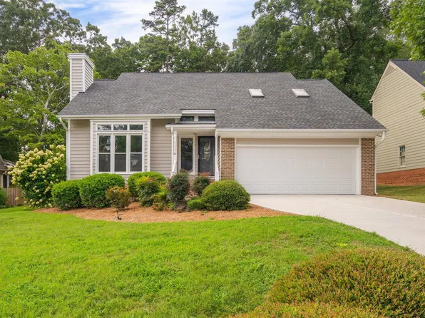 111 Grey Horse Dr, Cary, NC 27513