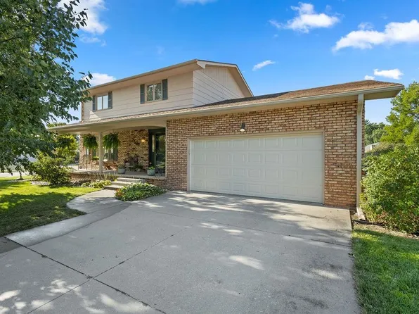 2105 Oak Park Pl, Columbus, NE 68601