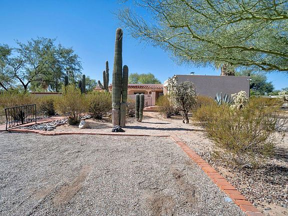 3rd image of 2701 N Camino Valle Verde