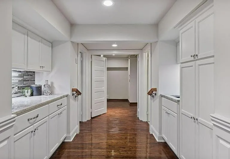 Wet bar