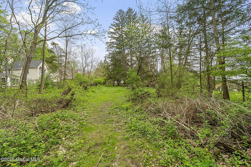 5th image of 553 Sacandaga Road
