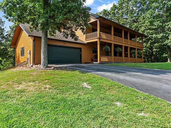 3rd image of 352 Plantation Oaks Dr