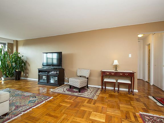 5th image of 12510 Queens Blvd APT 2409