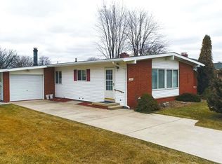 7544 Colony Dr, Algonac, MI 48001