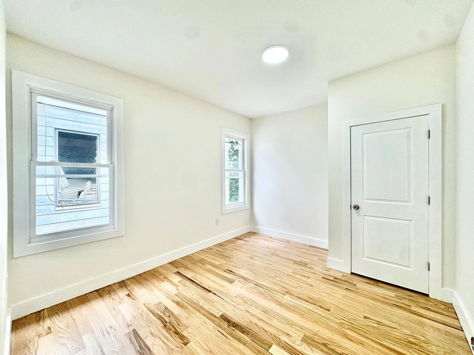 3 bed, 1000 sqft, $3,000 — Photo 4