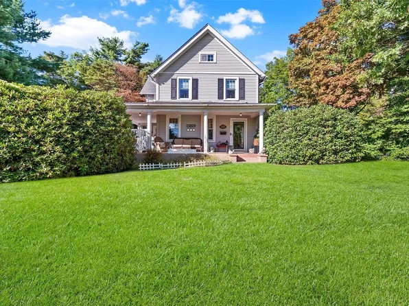 3 Prospect Street, Smithtown, NY 11787