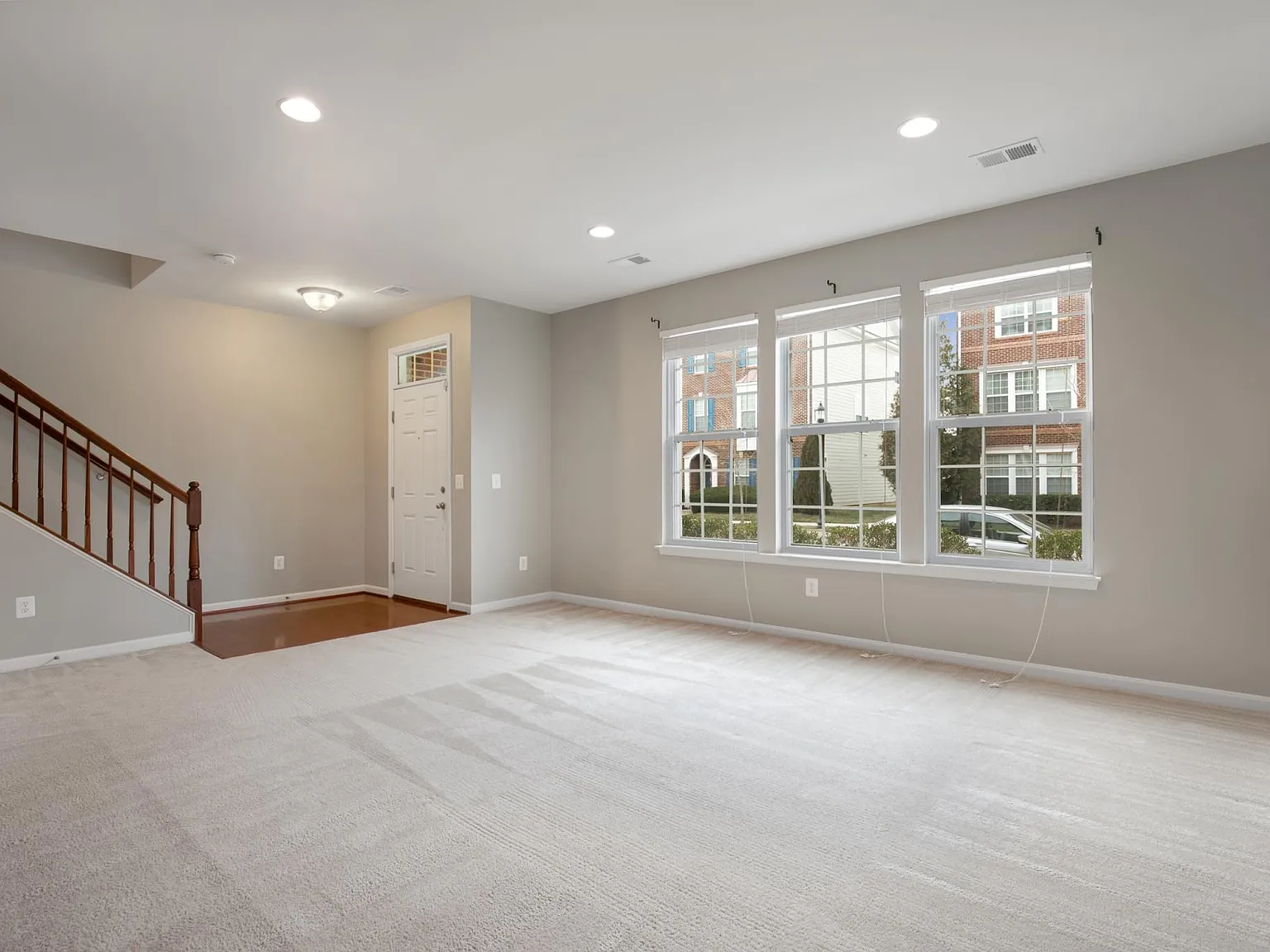 3 bed, 2373 sqft, $3,500 — Photo 3