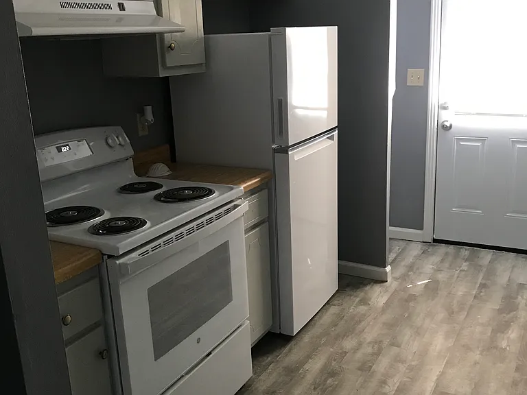 103 Hines Blvd #C — Photo 9