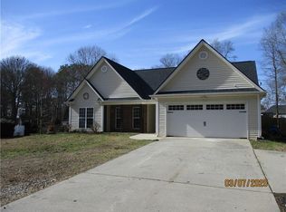 561 Old Loganville Rd, Loganville, GA 30052