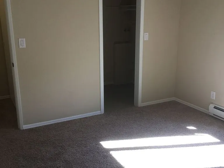 924 Shorewood Dr #B17 — Photo 16