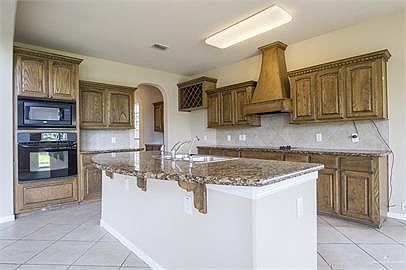 5th image of 3820 Violet Ave