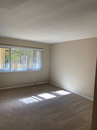 1st image of 570 University Ave APT 3