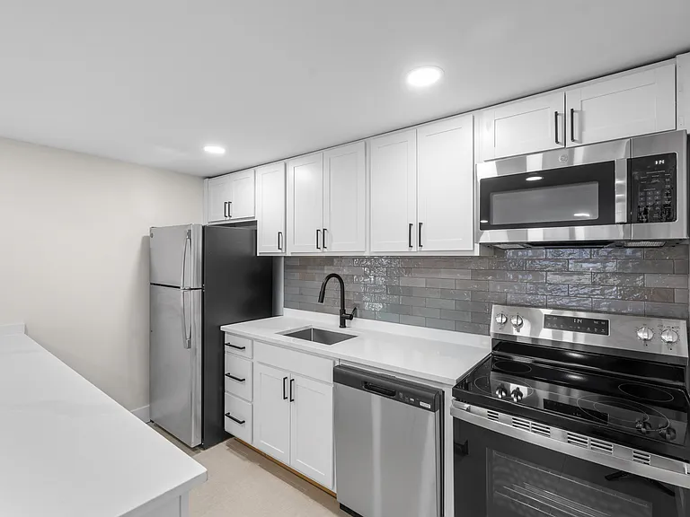 Heathmore Villas Apartments — Photo 52