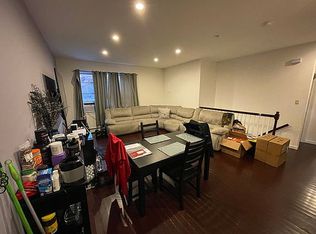 218 67th St #2, Brooklyn, NY 11220