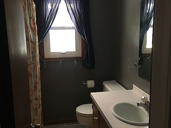 4th image of 130 N Magnolia St
