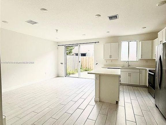 5th image of 2468 SE 10th Ct #2468
