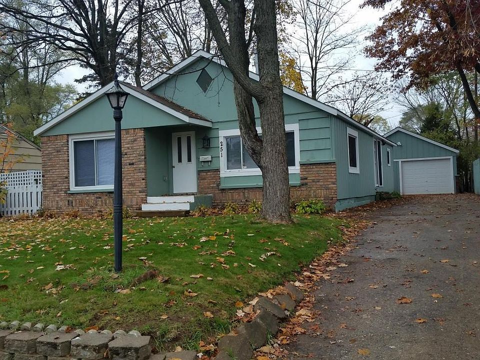 1st image of 251 Woodlawn Ave N