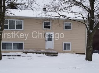 1363 Mulberry Ln, Crystal Lake, IL 60014