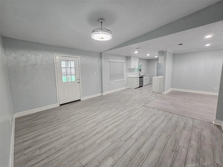 7007 Bellaire Blvd — Photo 6