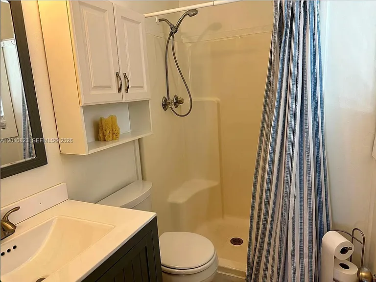 813 Hawksbill Ln — Photo 8