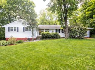 16 Pond Rd, Stamford, CT 06902